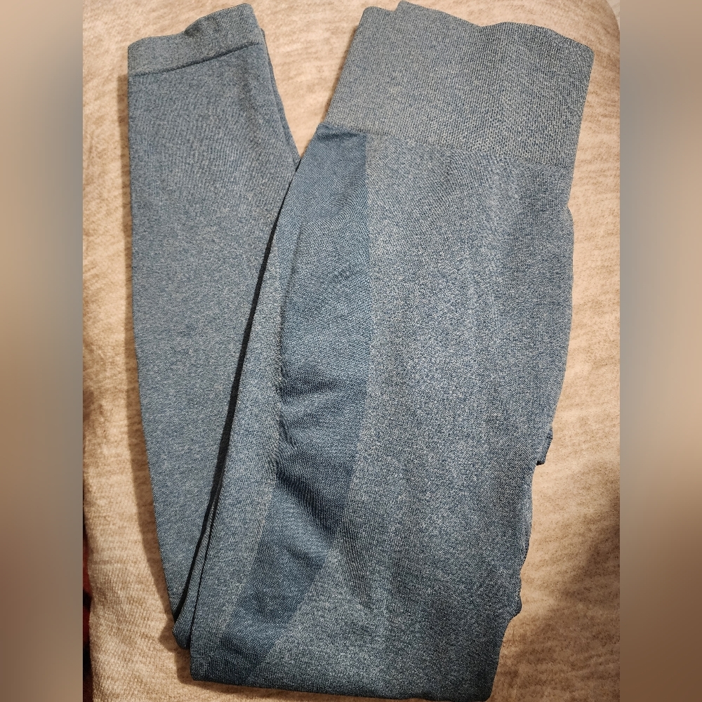 Blue workout leggings
